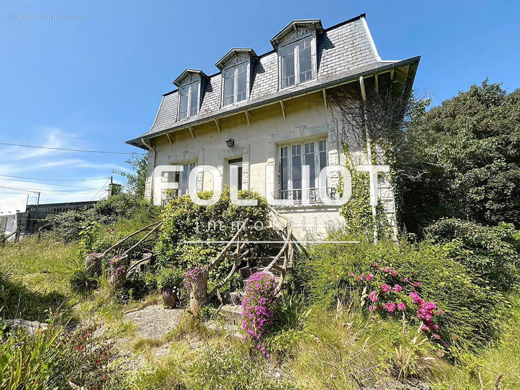 Maison à SAINT-PLANCHERS