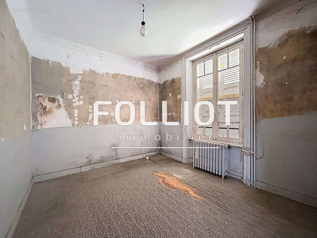 Maison à SAINT-PLANCHERS