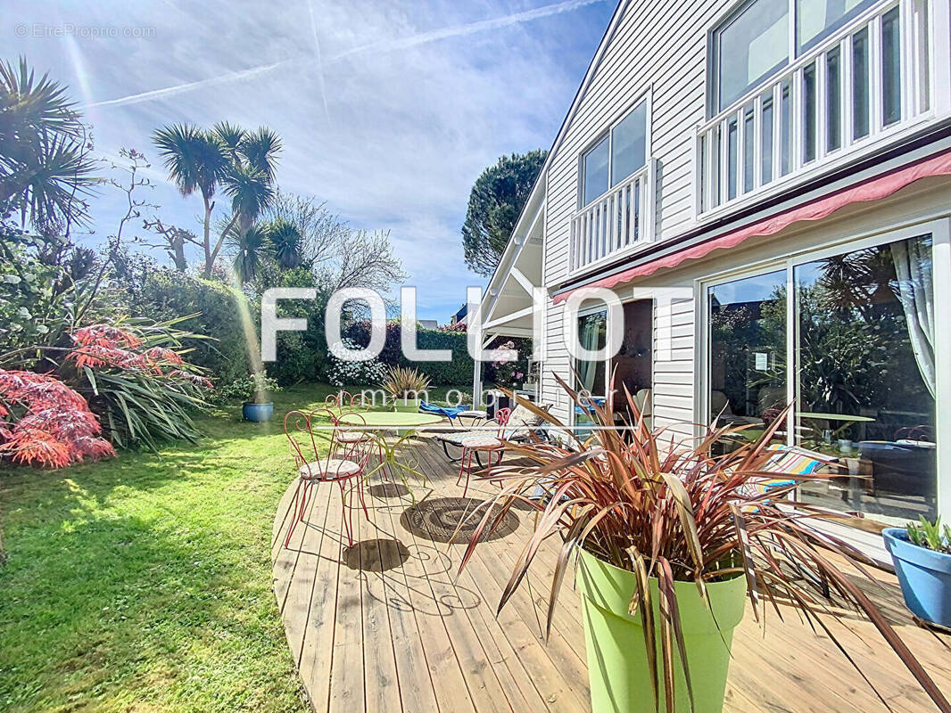 Maison à COUDEVILLE-SUR-MER