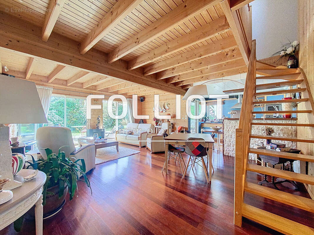 Maison à COUDEVILLE-SUR-MER