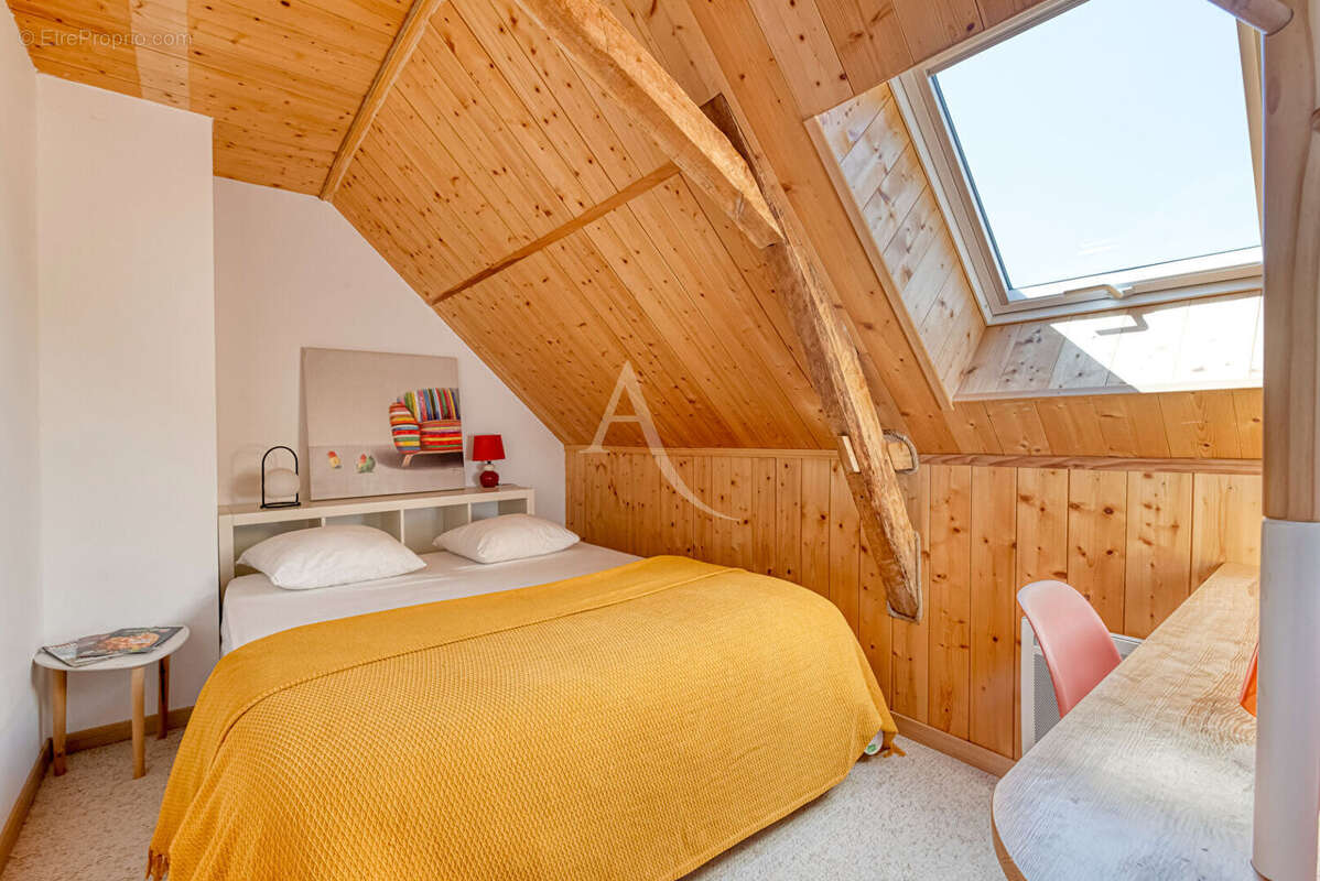 Maison à MONTREUIL-SUR-MAINE