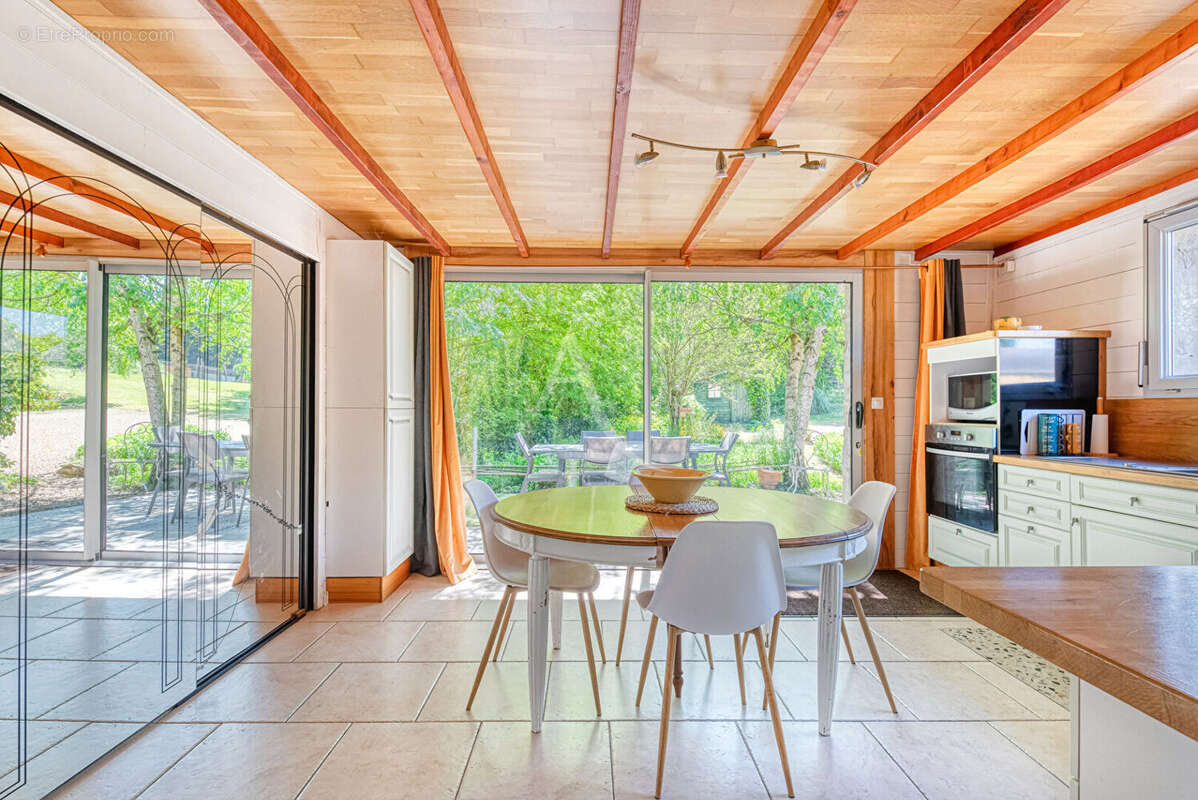 Maison à MONTREUIL-SUR-MAINE