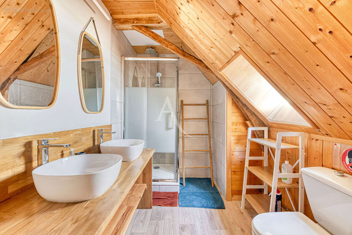 Maison à MONTREUIL-SUR-MAINE