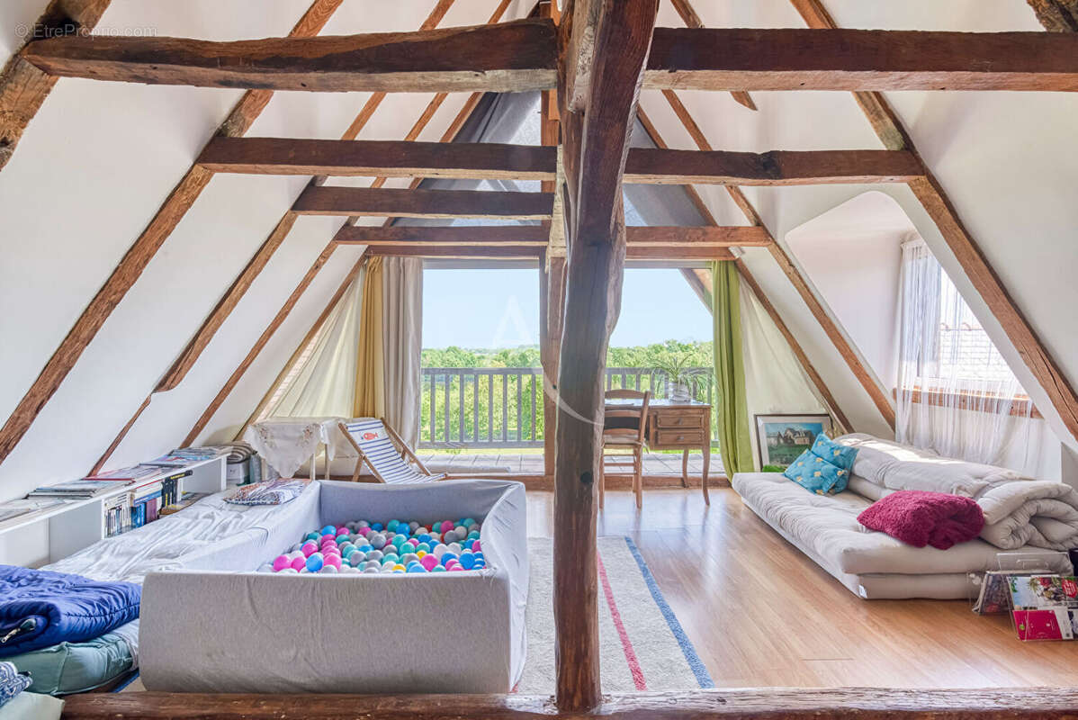 Maison à MONTREUIL-SUR-MAINE