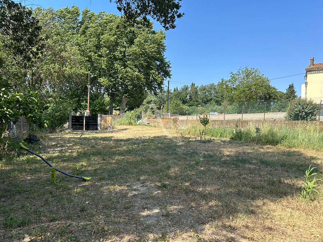 Terrain à TREBES