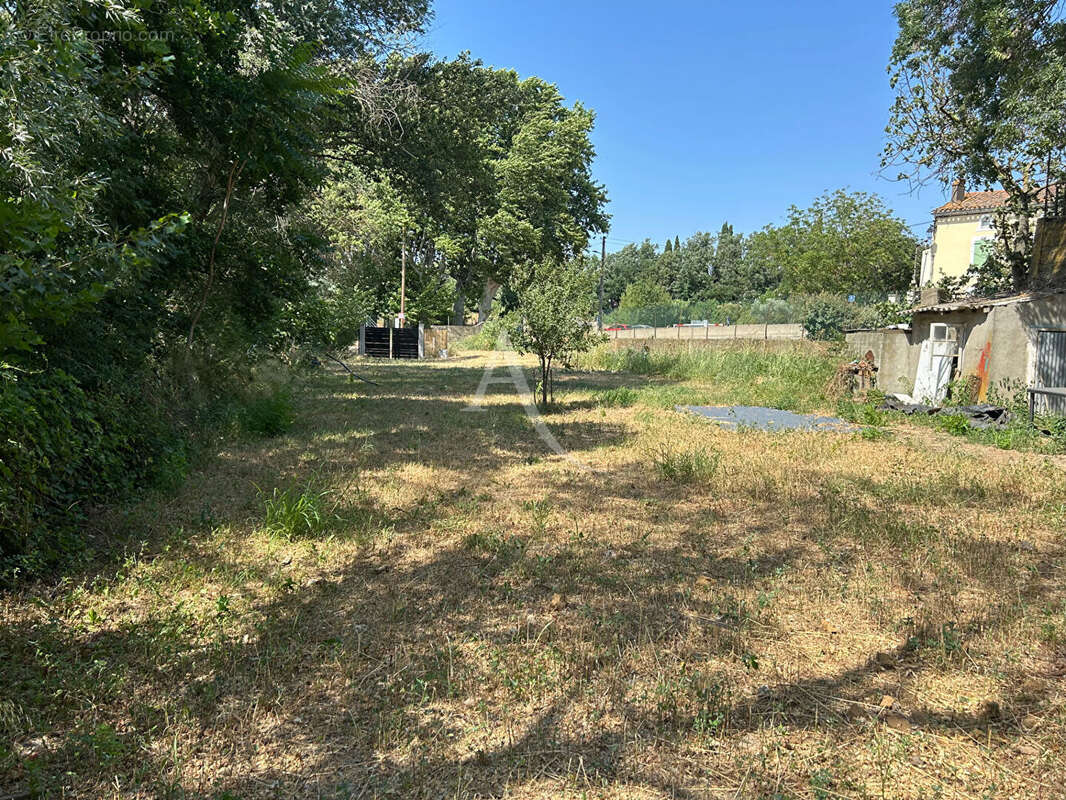 Terrain à TREBES