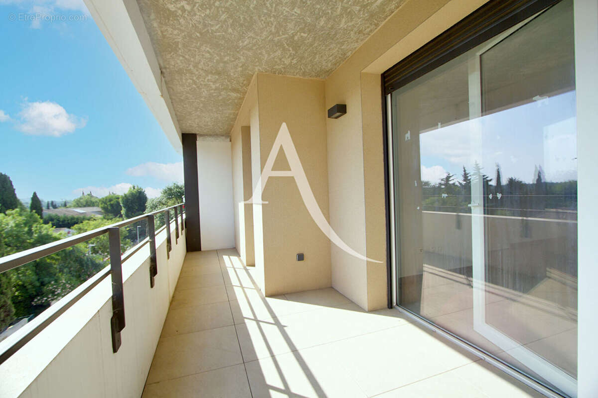 Appartement à LATTES