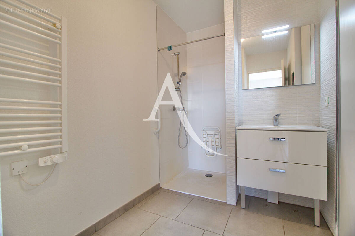 Appartement à LATTES