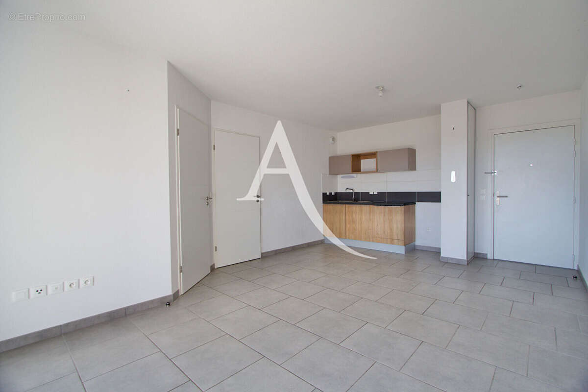 Appartement à LATTES