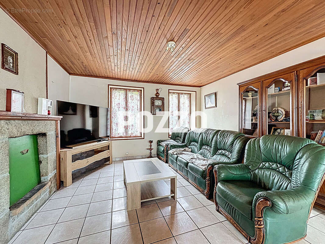 Maison à SAINT-HILAIRE-DU-HARCOUET