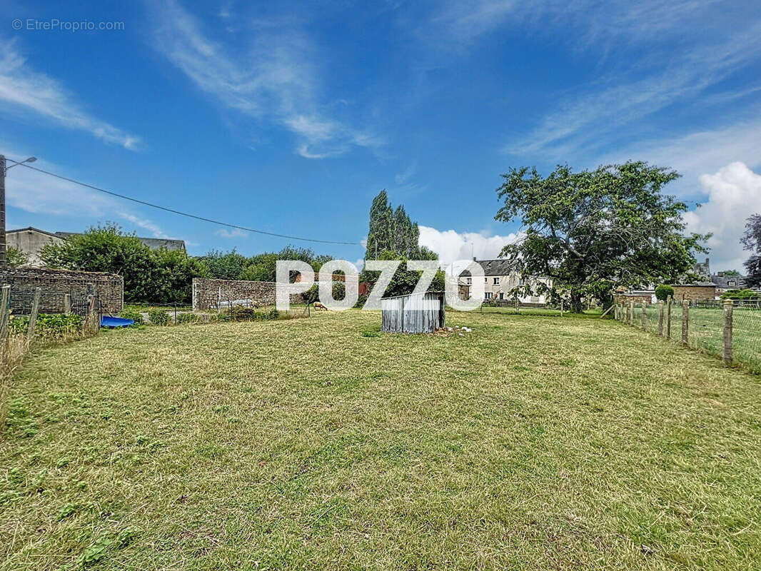 Maison à SAINT-HILAIRE-DU-HARCOUET