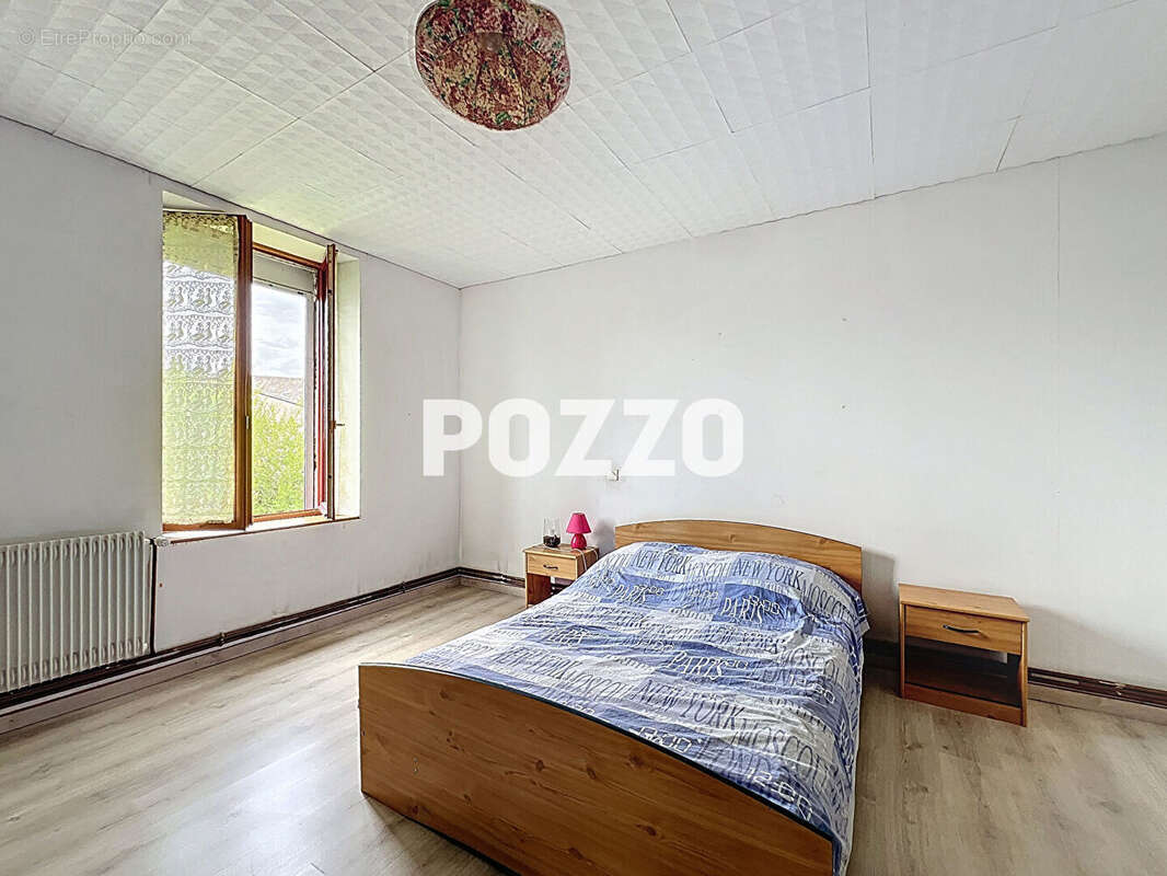 Maison à SAINT-HILAIRE-DU-HARCOUET