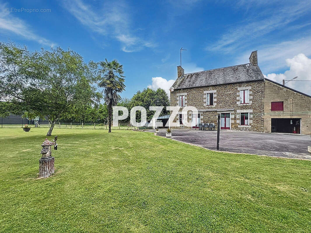 Maison à SAINT-HILAIRE-DU-HARCOUET