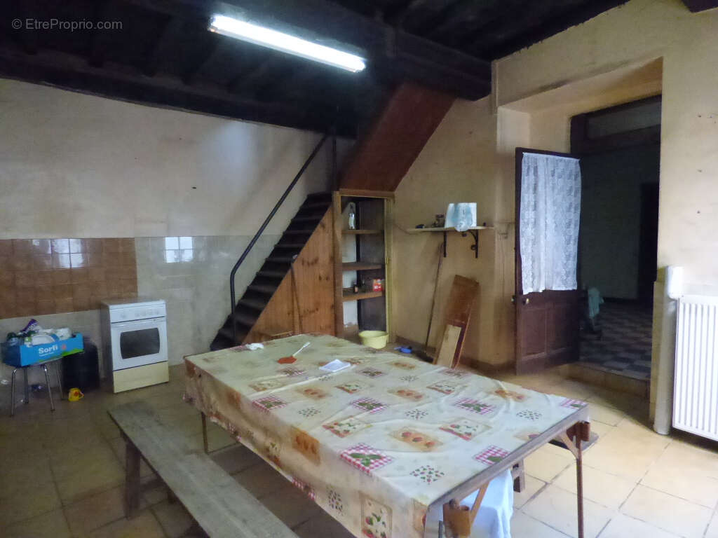 Maison à SAINT-TRIVIER-DE-COURTES