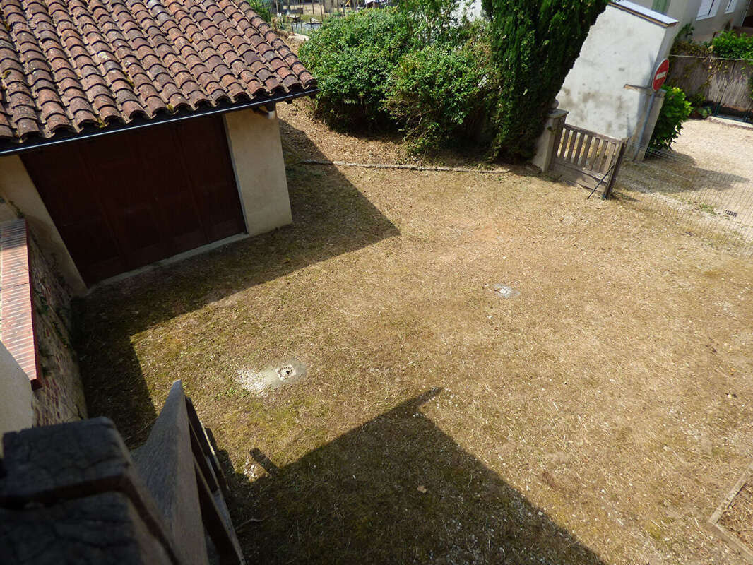 Maison à SAINT-TRIVIER-DE-COURTES