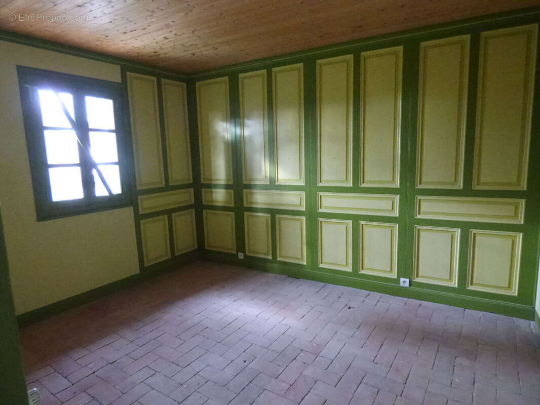 Maison à SAINT-TRIVIER-DE-COURTES