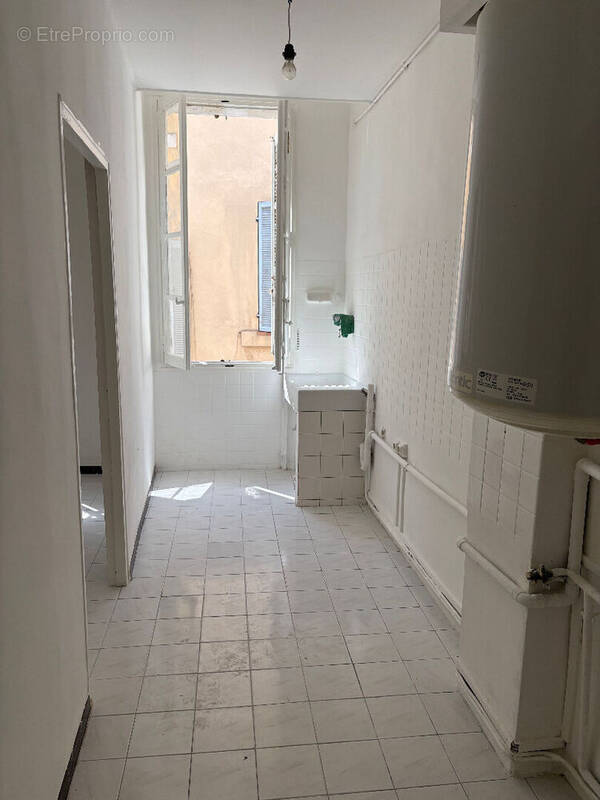 Appartement à MARSEILLE-2E