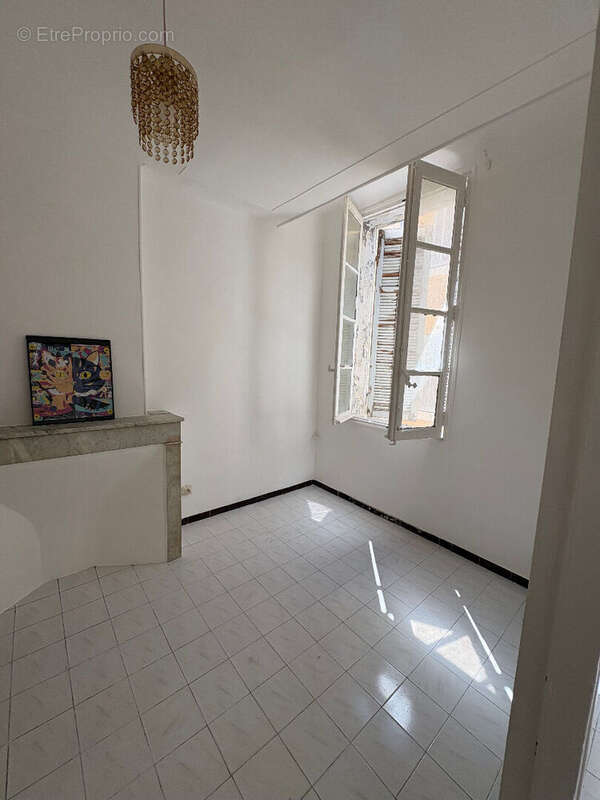 Appartement à MARSEILLE-2E