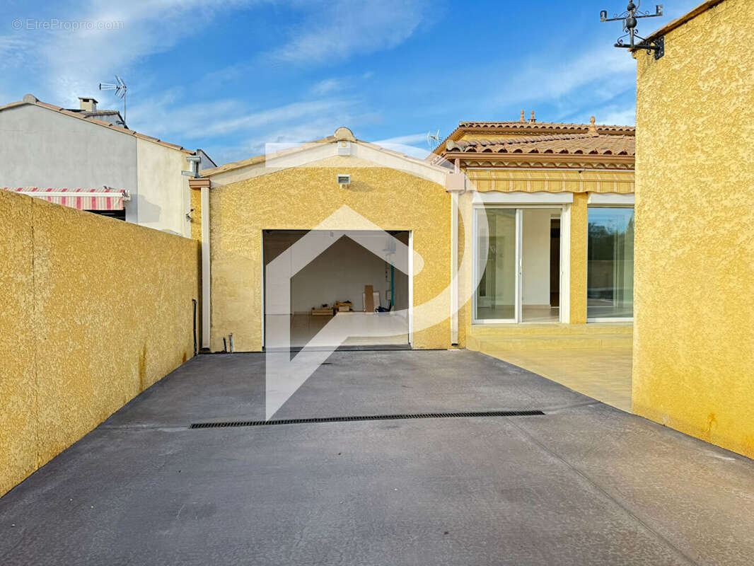 Maison à SAINT-LAURENT-D&#039;AIGOUZE