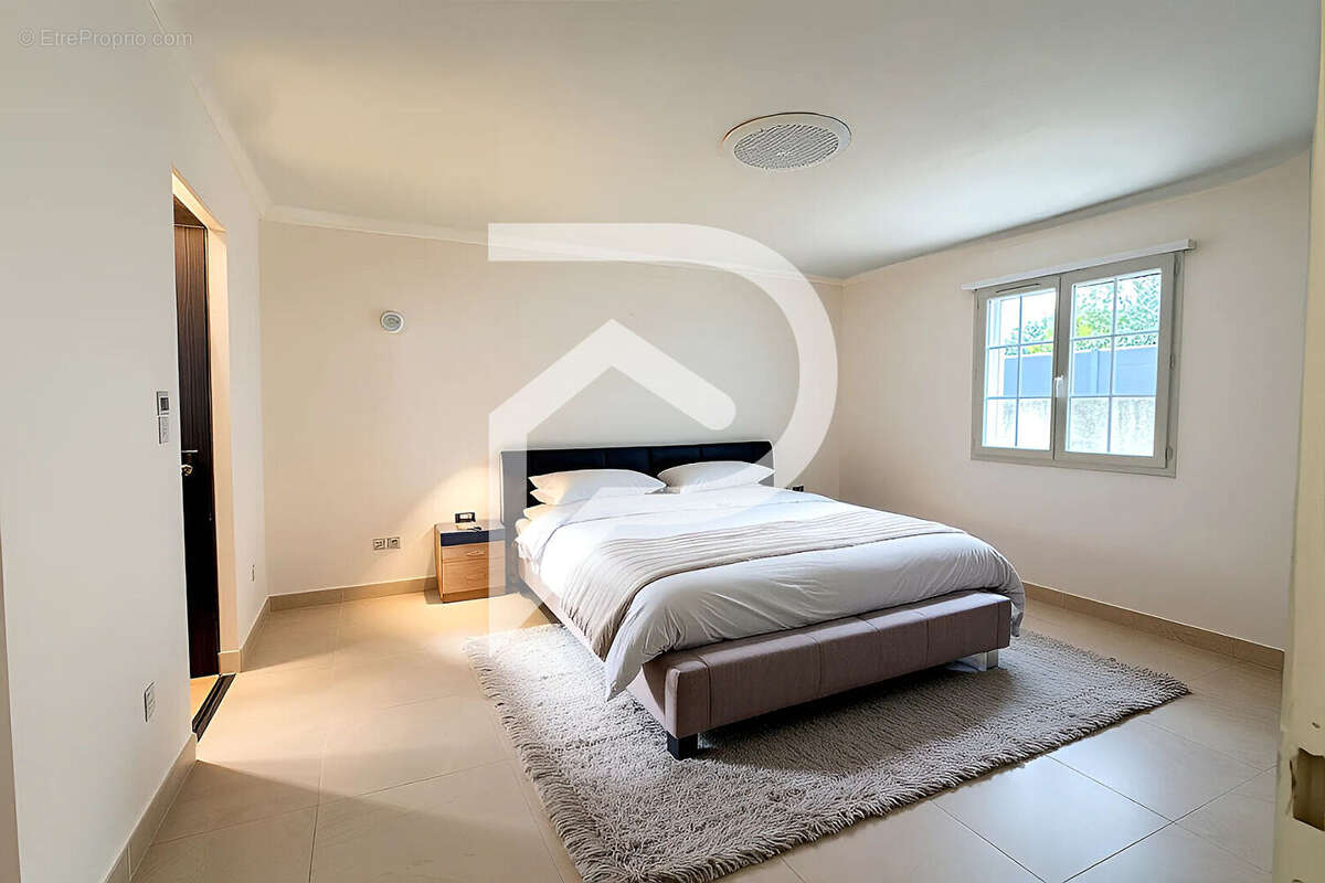 Maison à SAINT-LAURENT-D&#039;AIGOUZE