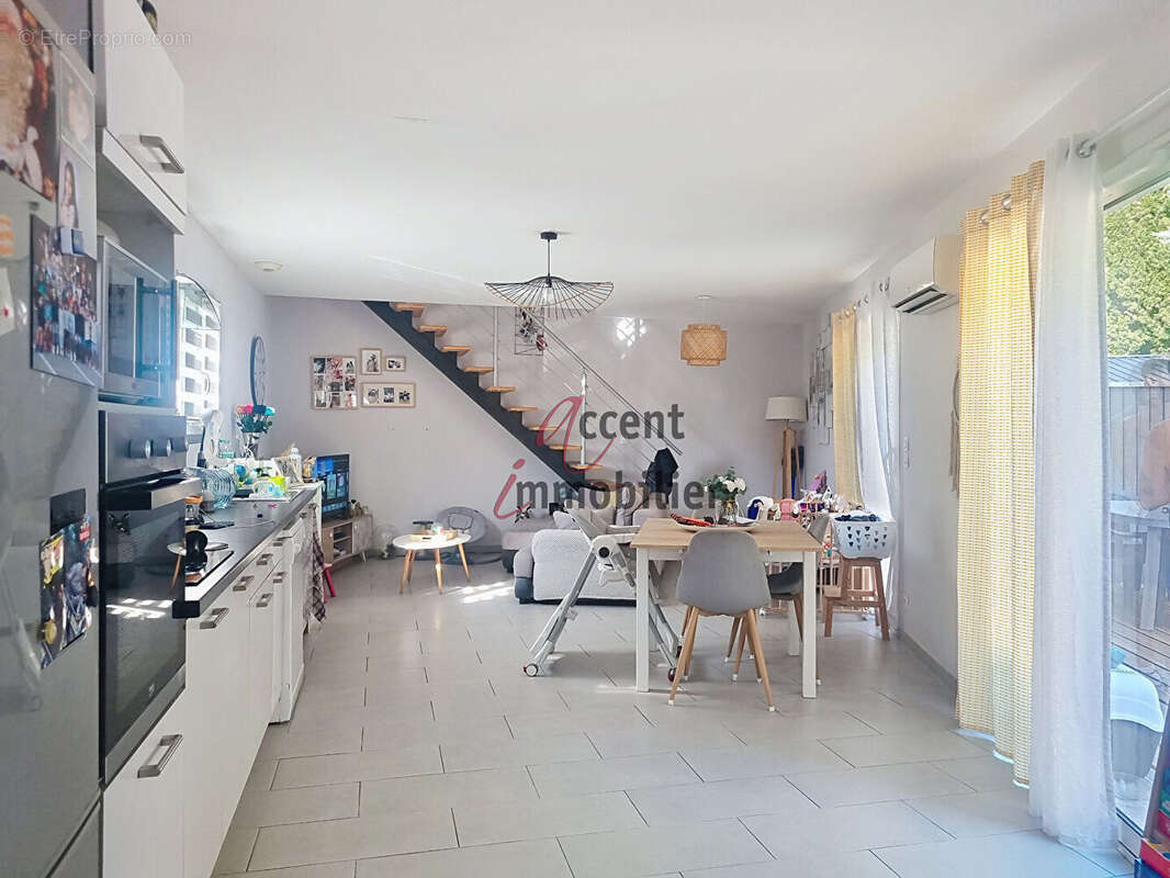 Maison à L&#039;ISLE-SUR-LA-SORGUE