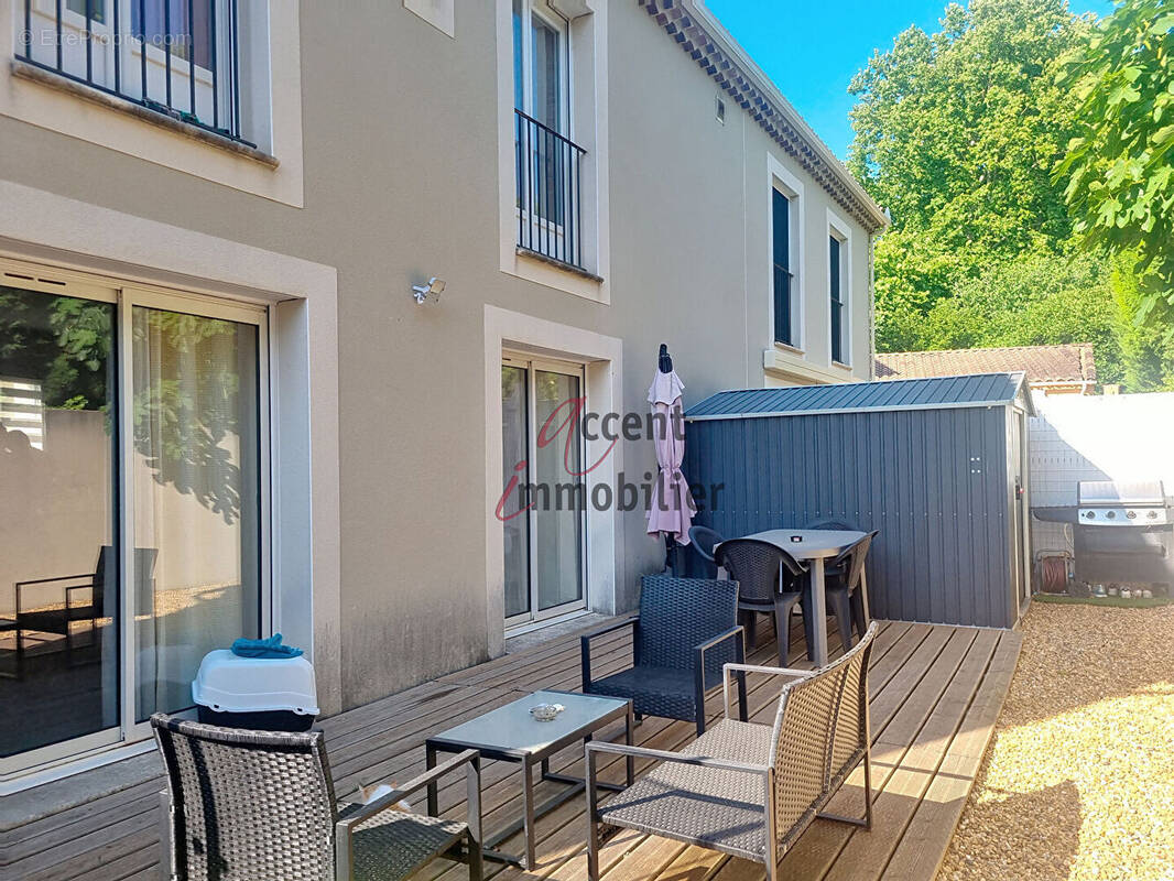 Maison à L&#039;ISLE-SUR-LA-SORGUE