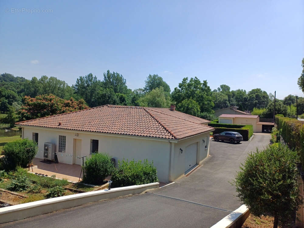 Maison à LISSAC-ET-MOURET