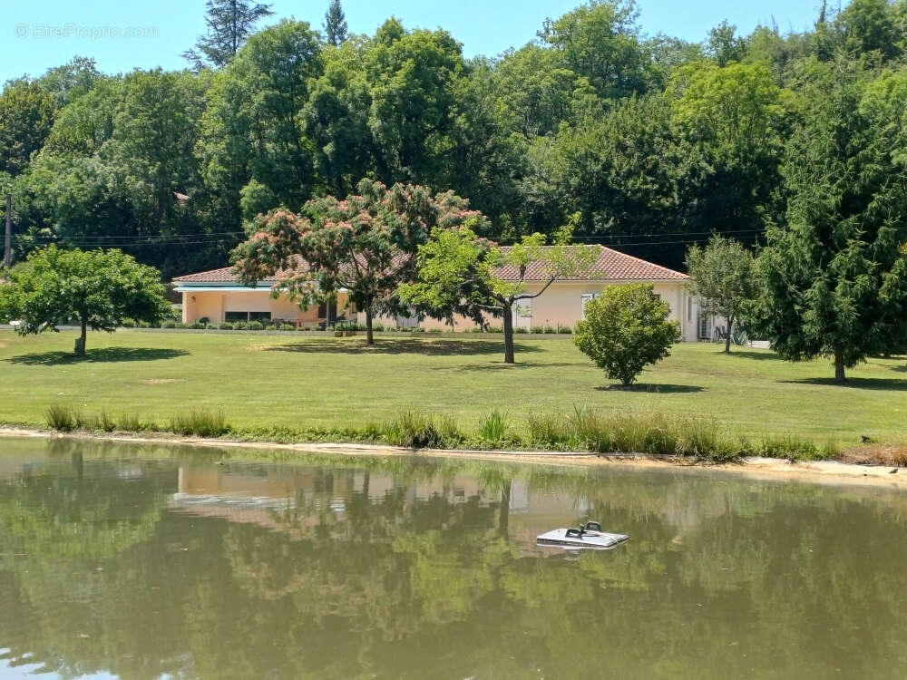 Maison à LISSAC-ET-MOURET