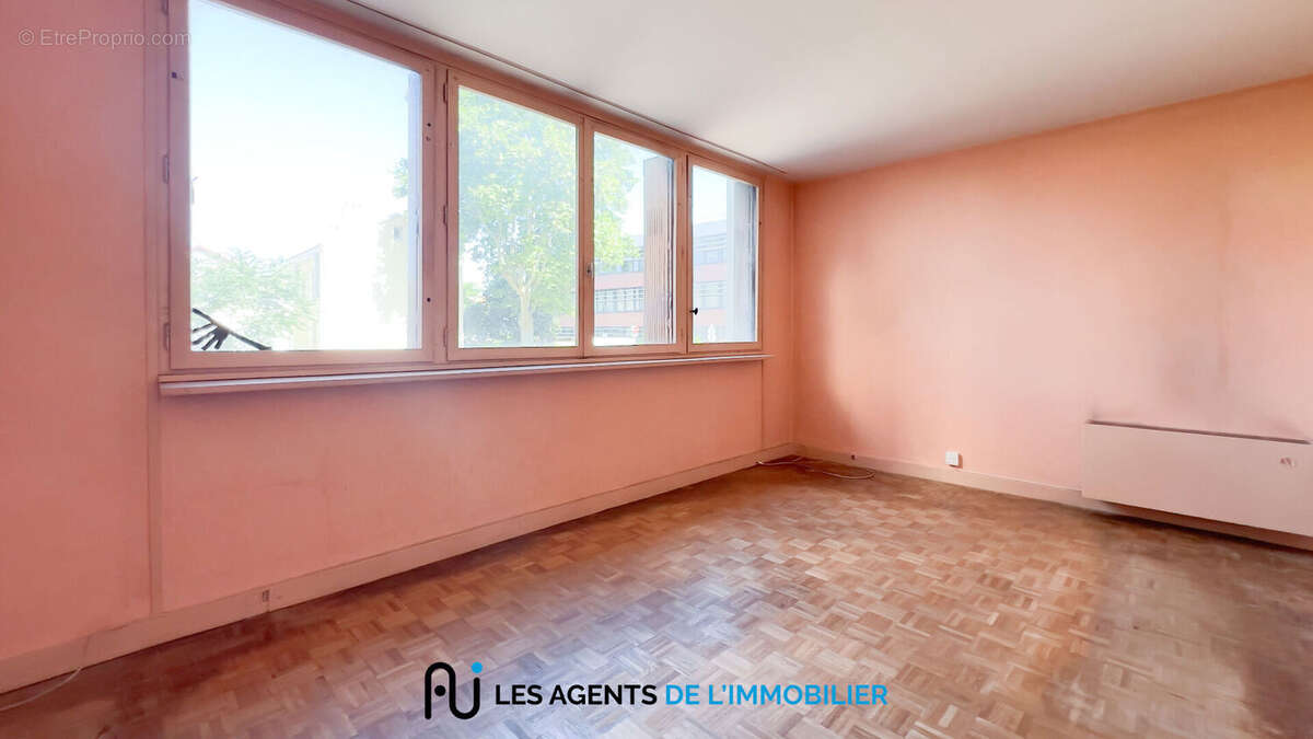 Appartement à NANTERRE