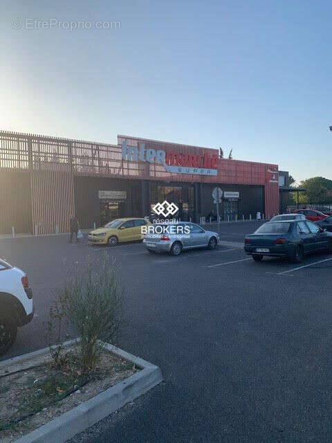 FAÇADE HYPER - Autre à BOLLENE