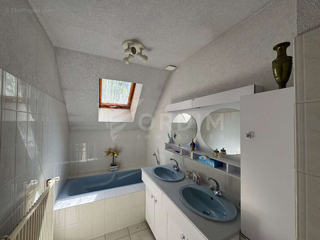 Maison à COSNE-COURS-SUR-LOIRE