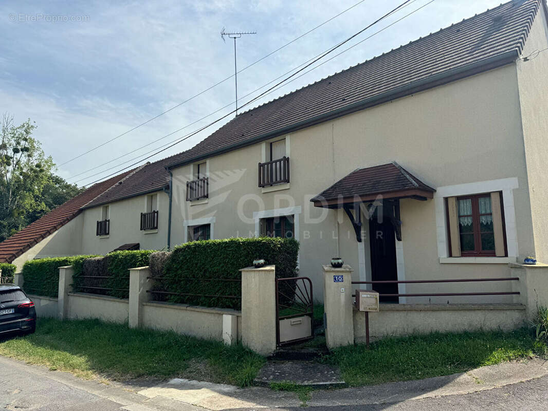 Maison à COSNE-COURS-SUR-LOIRE