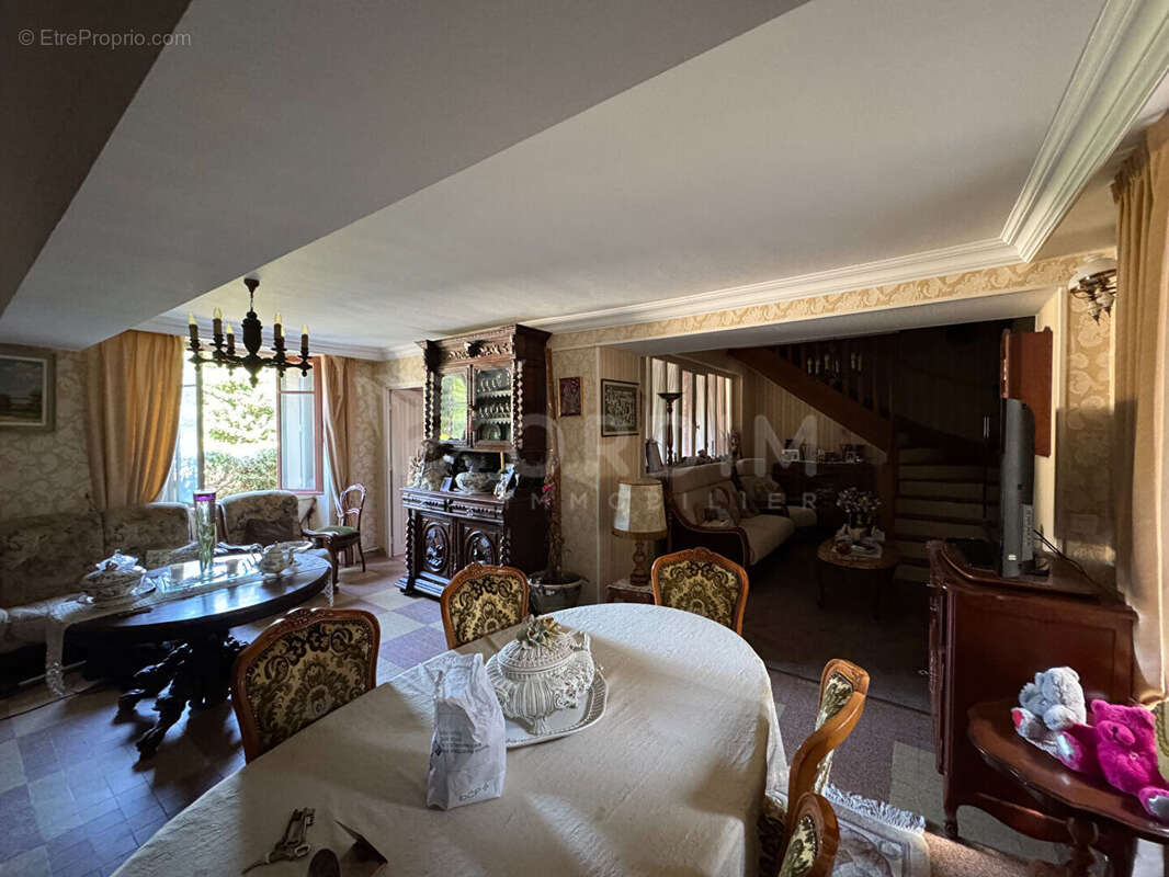 Maison à COSNE-COURS-SUR-LOIRE