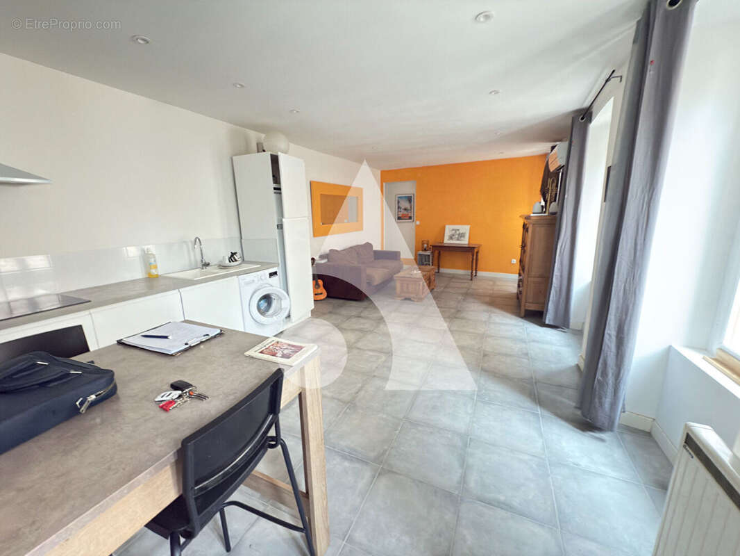 Appartement à REMOLLON