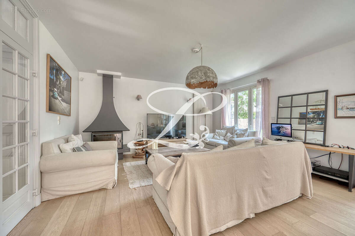 Maison à MAISONS-LAFFITTE