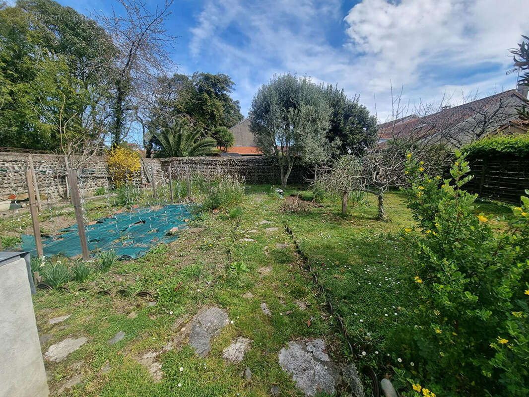 Maison à VIC-EN-BIGORRE