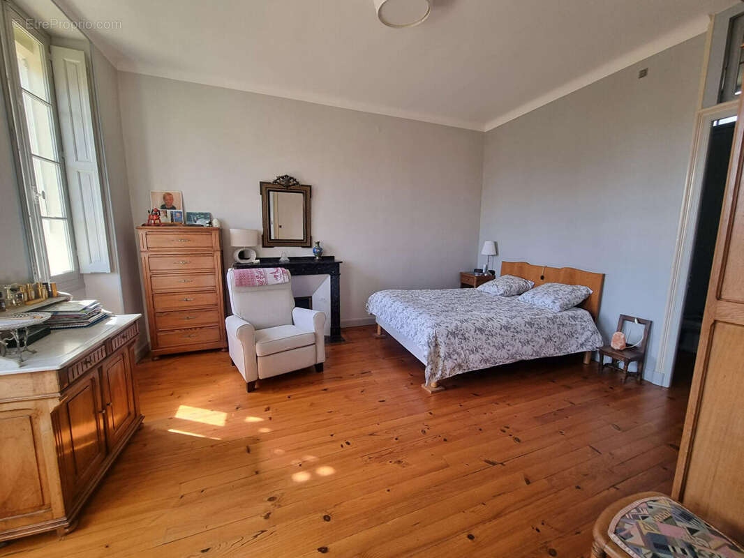 Maison à VIC-EN-BIGORRE