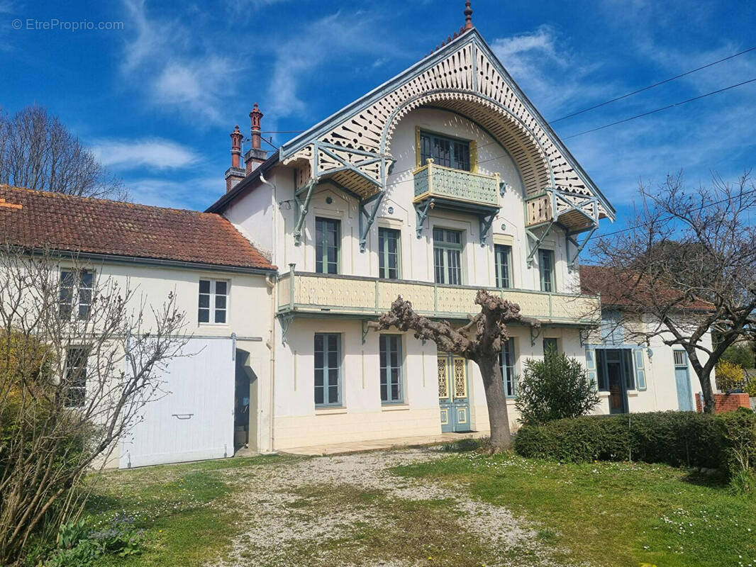 Maison à VIC-EN-BIGORRE