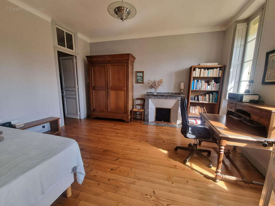 Maison à VIC-EN-BIGORRE