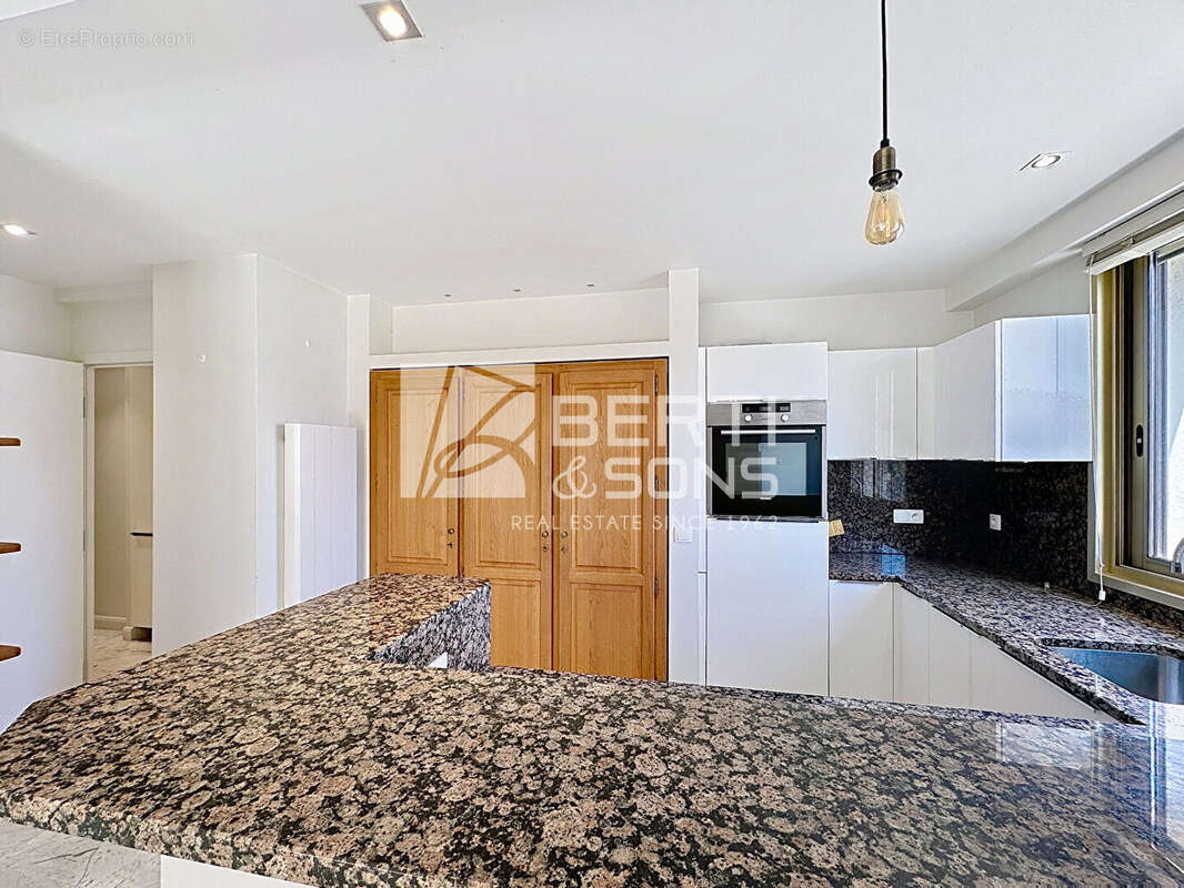 Appartement à MANDELIEU-LA-NAPOULE