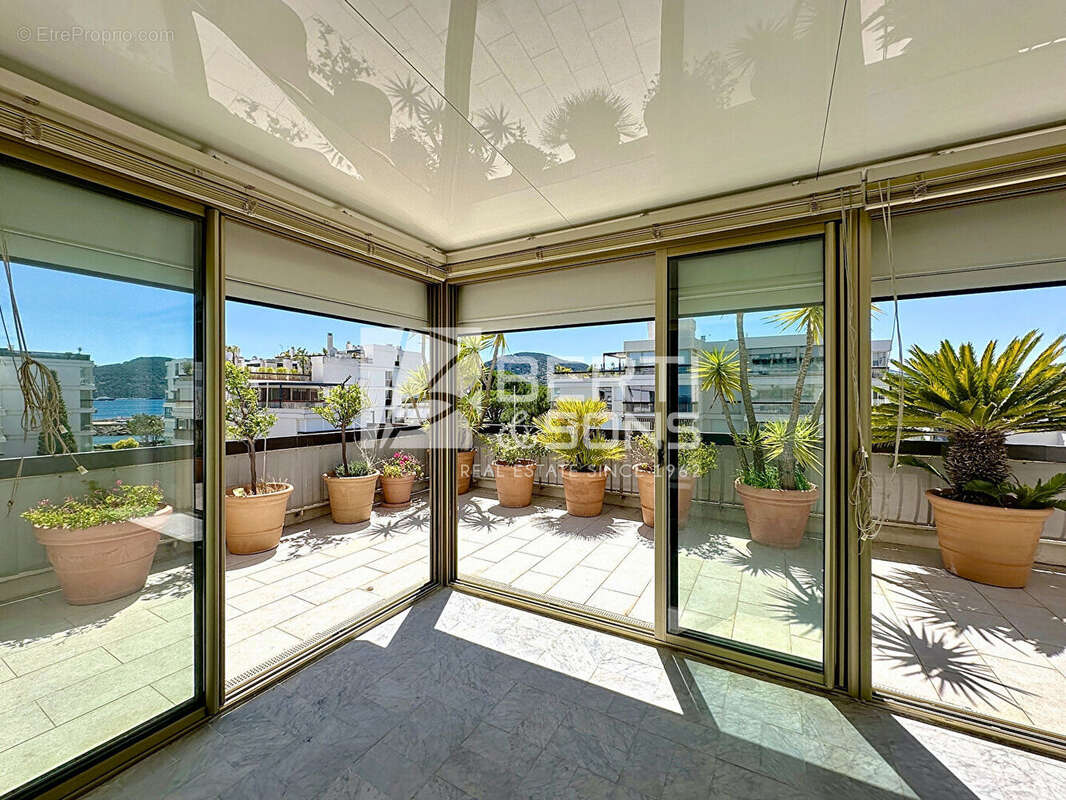 Appartement à MANDELIEU-LA-NAPOULE