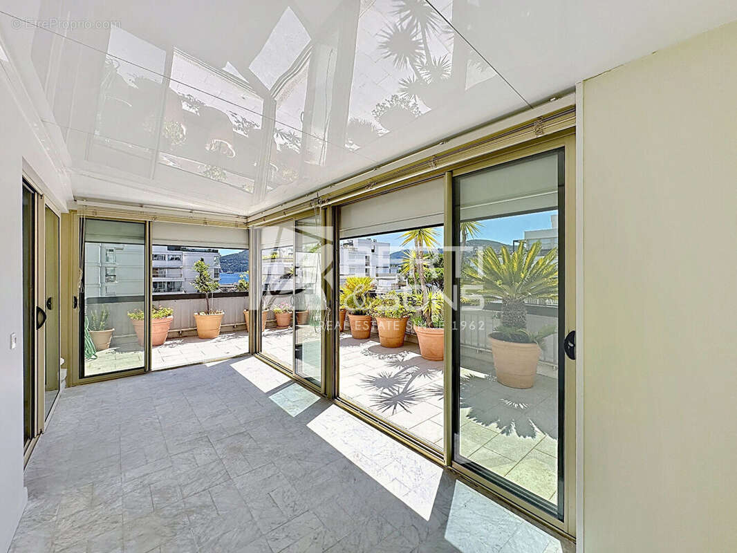 Appartement à MANDELIEU-LA-NAPOULE