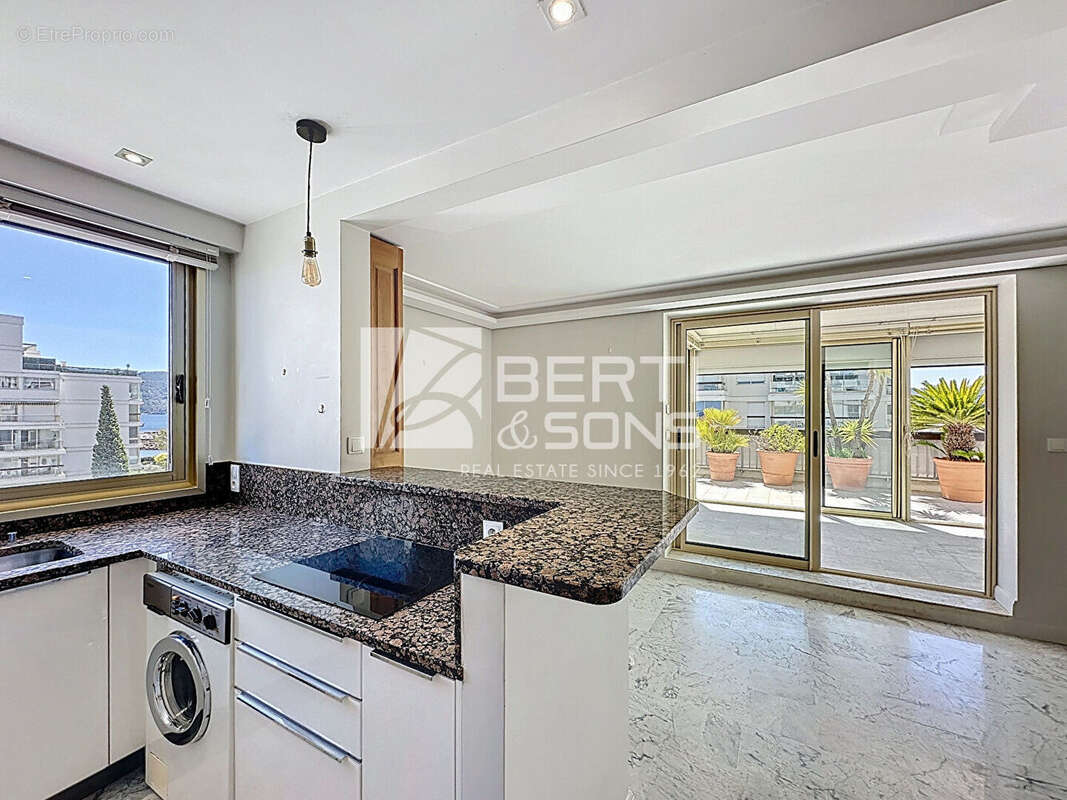 Appartement à MANDELIEU-LA-NAPOULE