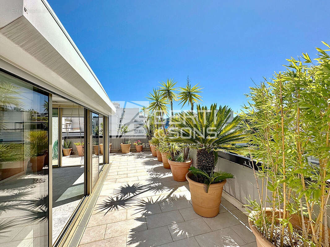 Appartement à MANDELIEU-LA-NAPOULE