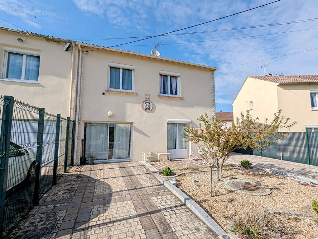 Maison à ANGERVILLE