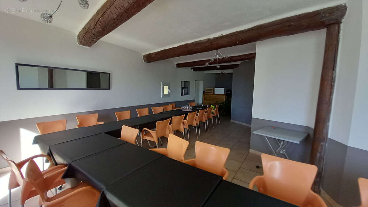 Commerce à VELLERON