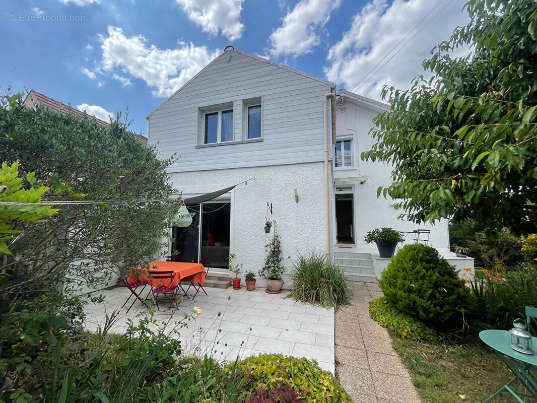 Maison à SARTROUVILLE