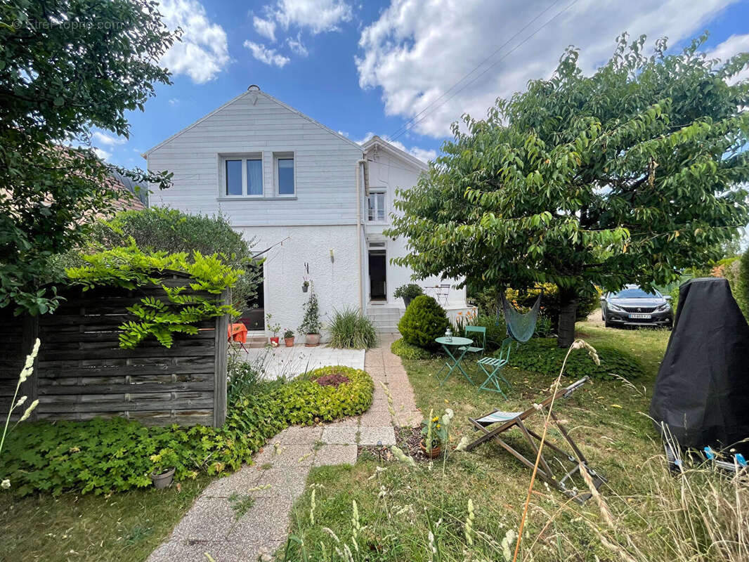 Maison à SARTROUVILLE