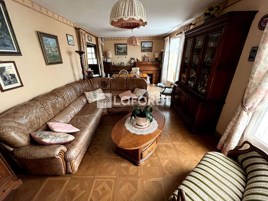 Maison à TESSANCOURT-SUR-AUBETTE