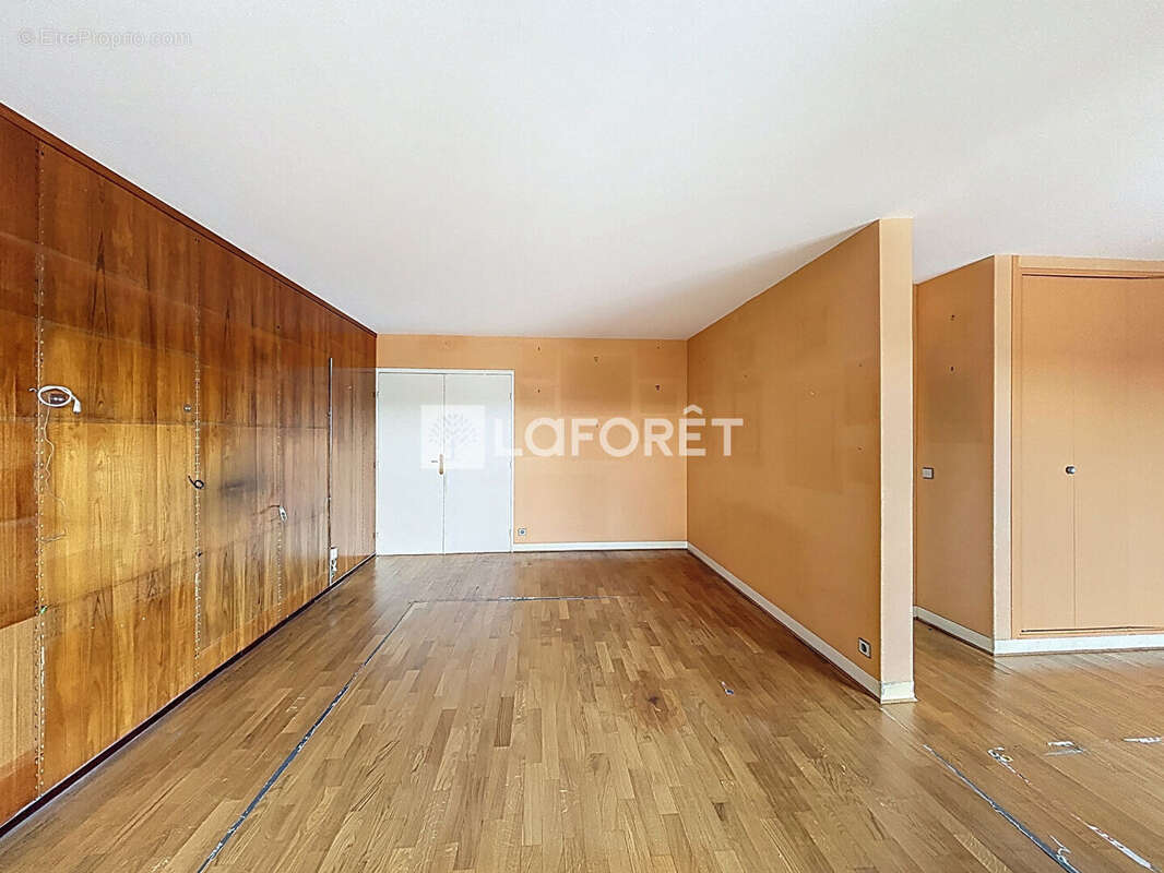 Appartement à BOURG-LA-REINE